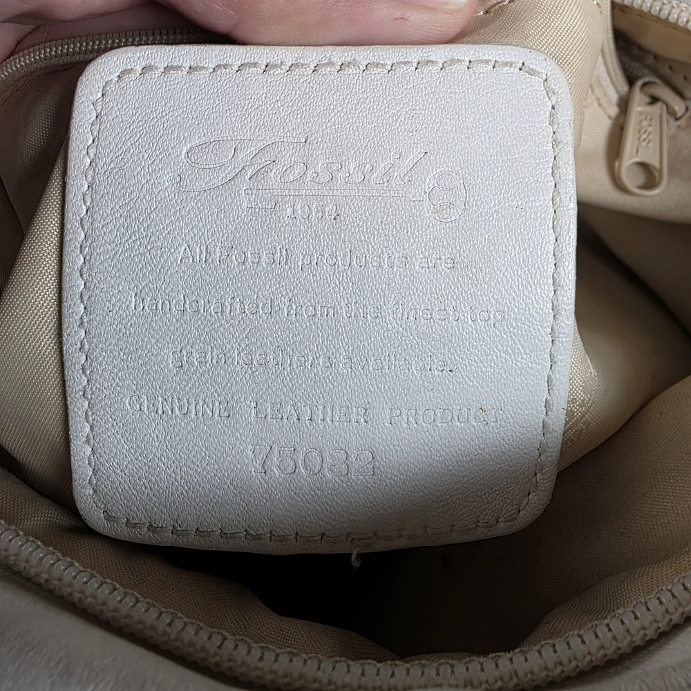 Fossil chic white